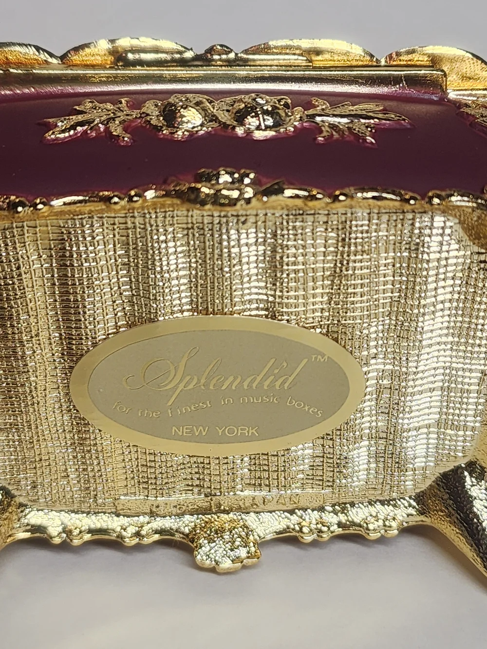 New Antique Style Cameo Red Gold Music Jewelry Box Diamond Rhinestones